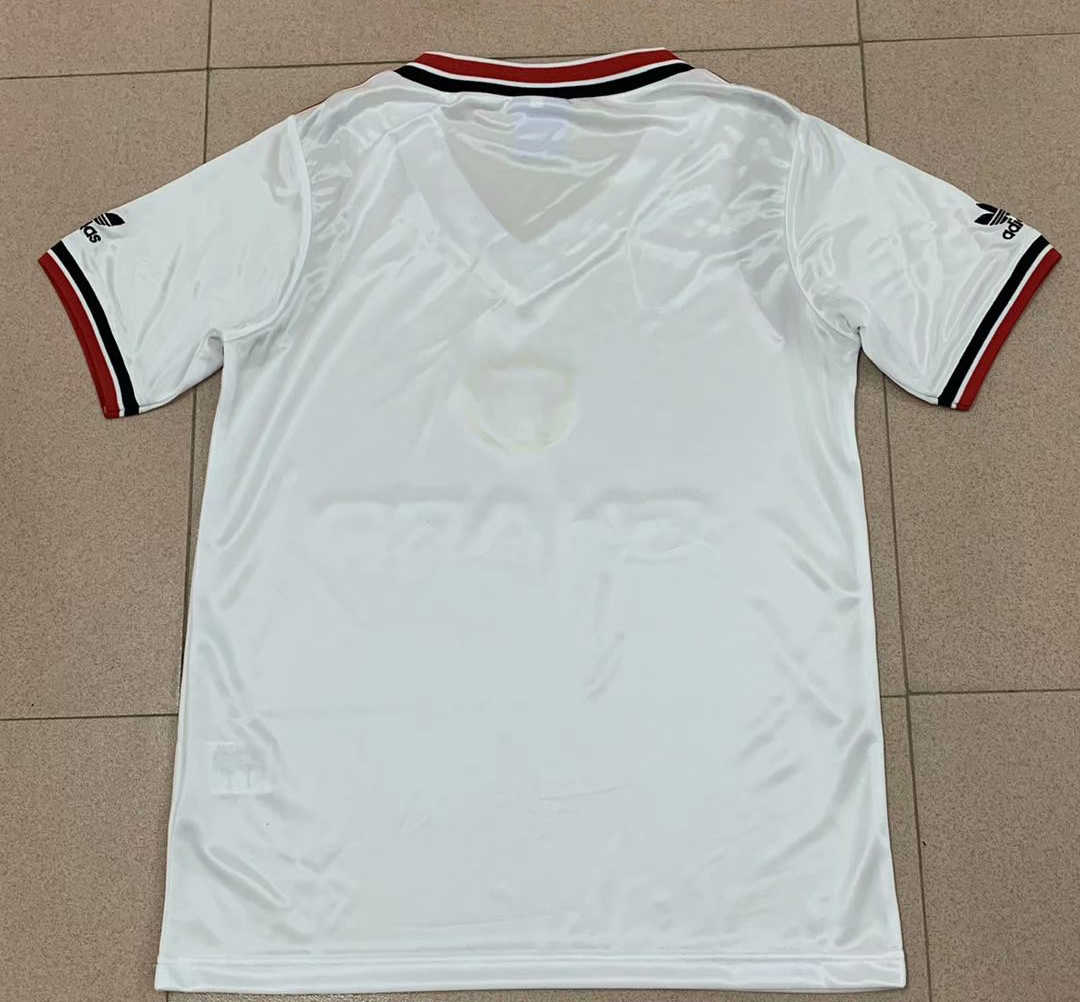 1984 Manchester United Retro Away White Men Jersey Jersey - Click Image to Close