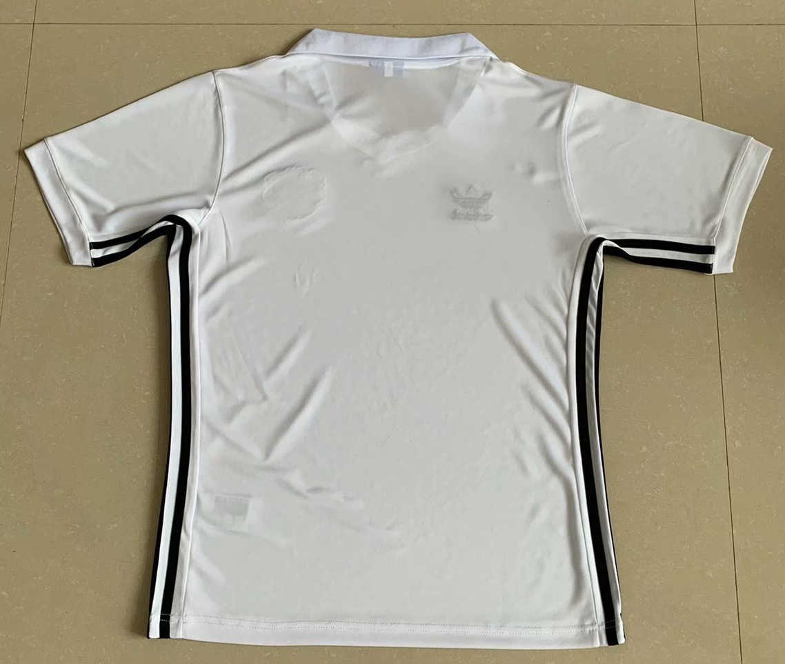 1980 Manchester United Retro Away White Men Jersey Jersey - Click Image to Close