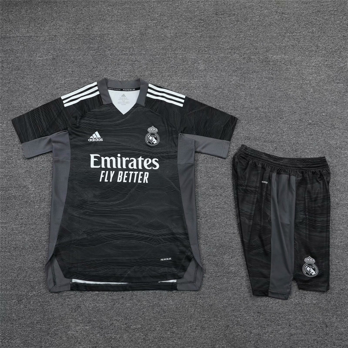 Men's Real Madrid Goalkeeper Black Jersey + Shorts 21/22 